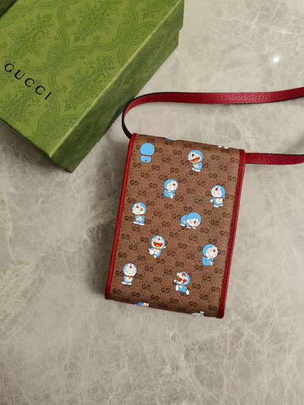 グッチバッグ背面デザイン